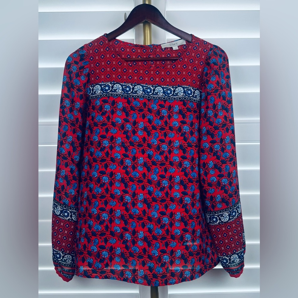 Loft Sz M Red w/Blue Floral Print - Picture 4 of 9